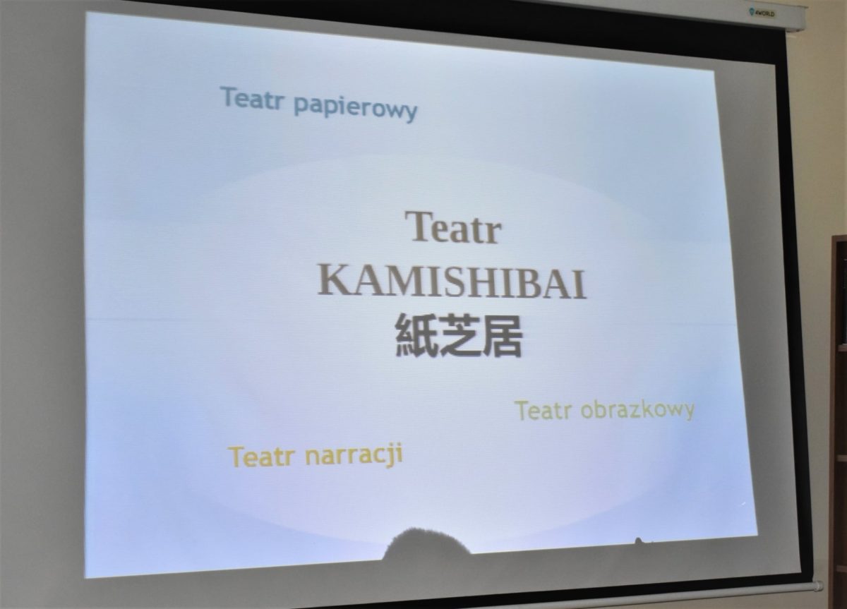 Lekcja angielskiego z teatrem Kamishibai.