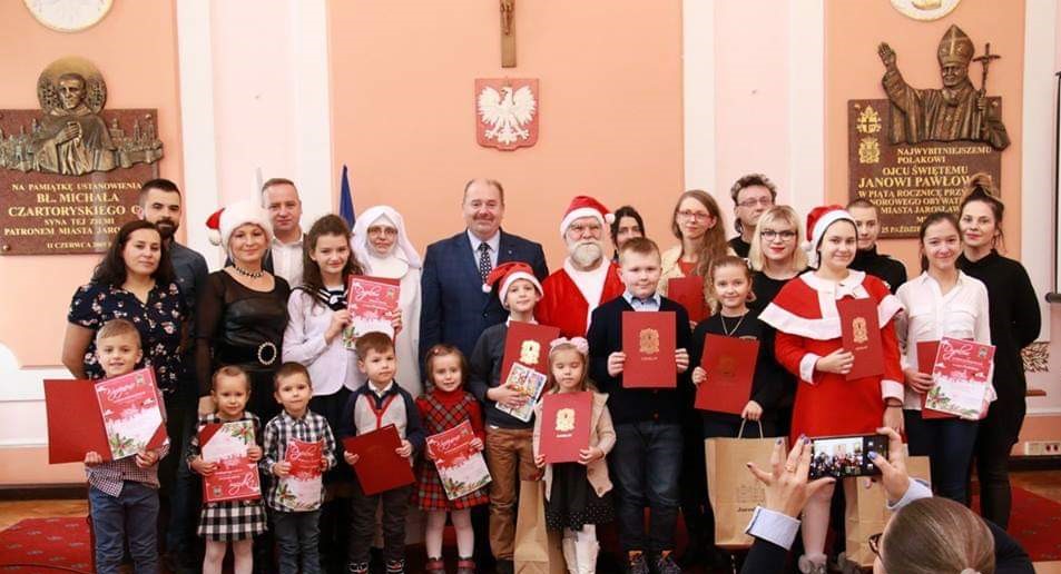 Laureaci V edycji „Konkursu plastycznego na kartkę świąteczną z motywem Jarosławia 2018”