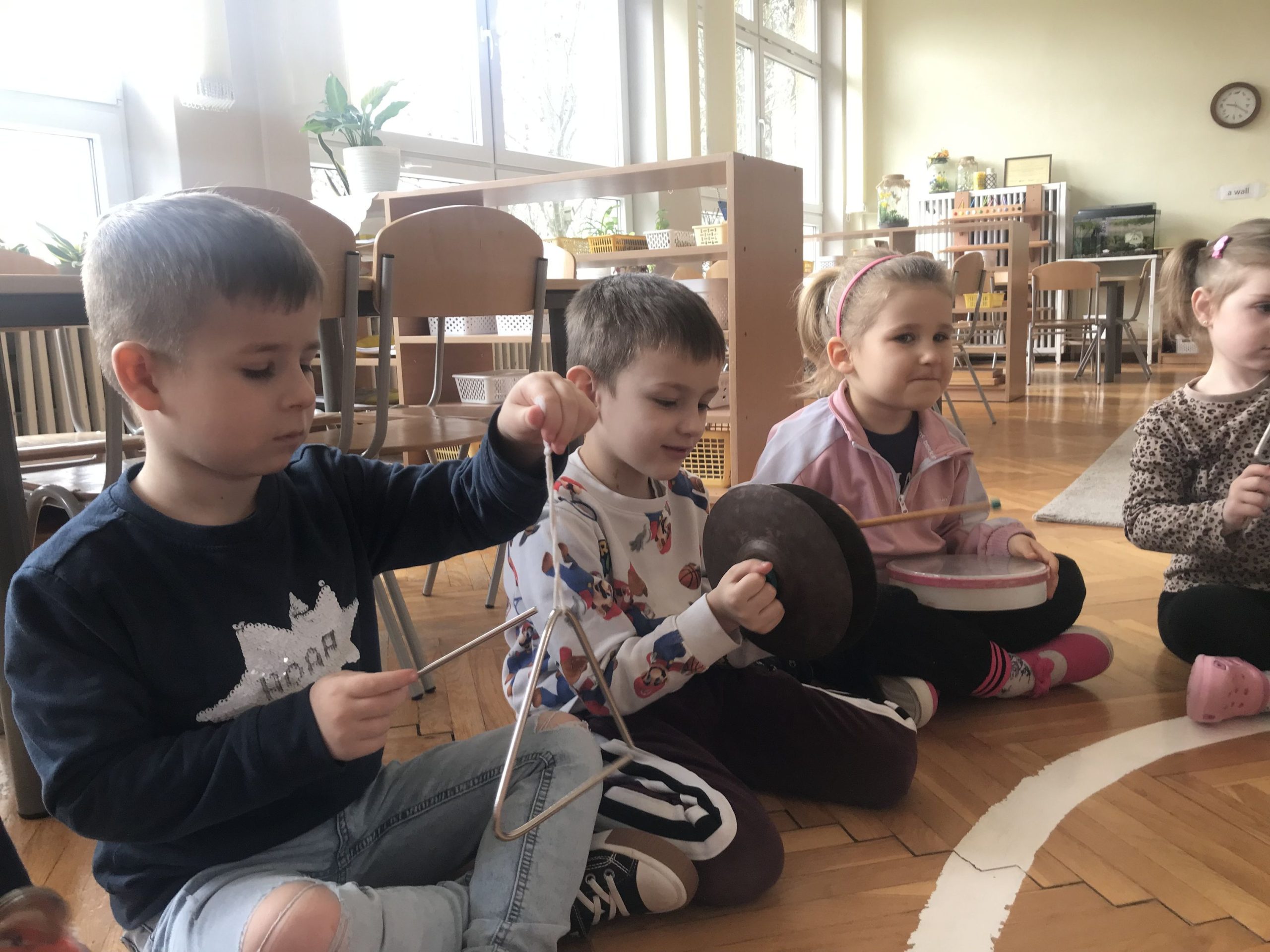 Zabawy i ćwiczenia muzyczno-rytmiczne  